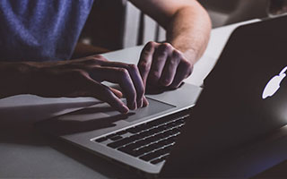 e星体育-石宇奇鏖战三局不敌对手 止步全英赛男单首轮